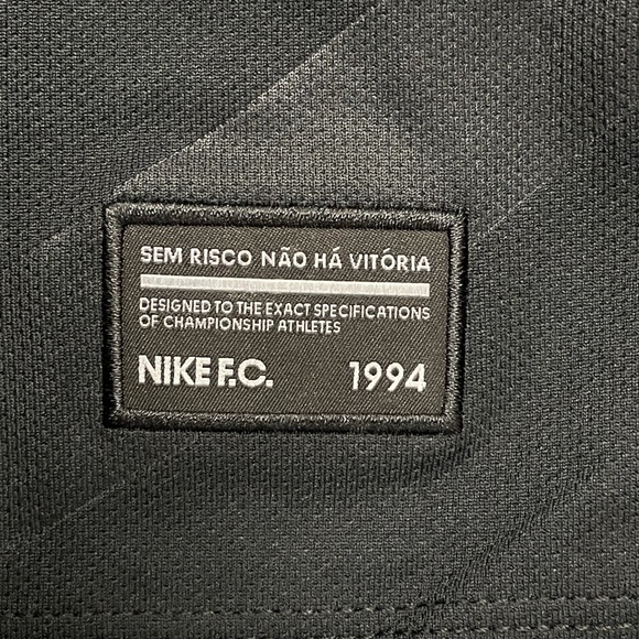 Nike F.C. Soccer Jersey Men’s Large - Picture 7 of 8